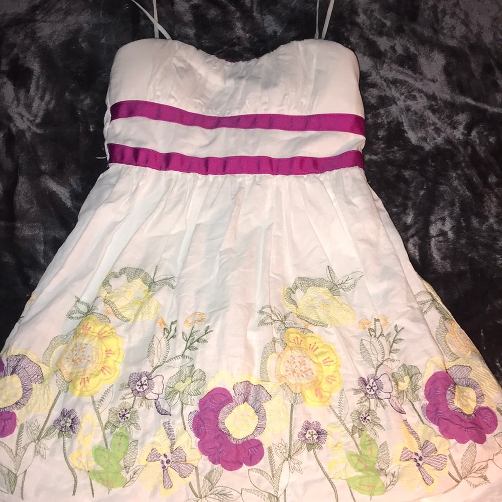 Sun dress embroidered